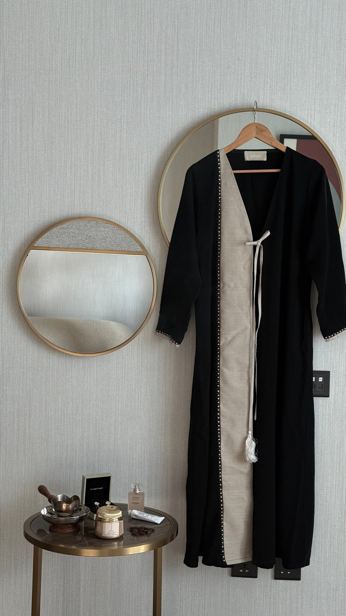 Black Contrast-Edge Abaya
