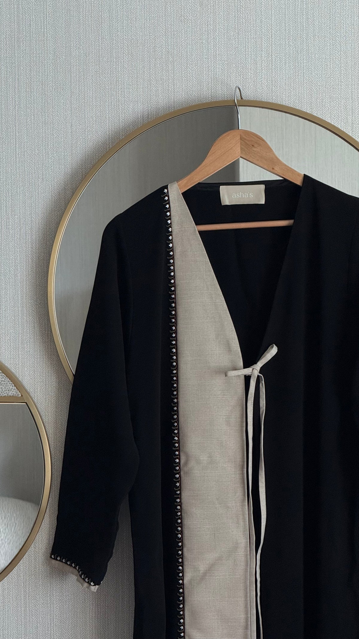 Black Contrast-Edge Abaya